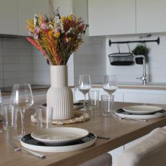 Logement lumineux près de la mer et de la ville