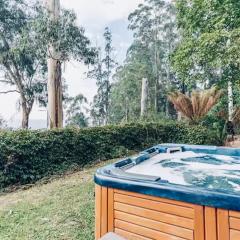 Villa with Spa and Breathtaking Views of Dandenong Ranges