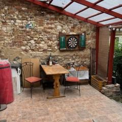 Downtown apartment with garden