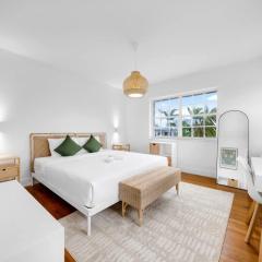 Spacious 1BD Beachside Apt with Free Parking