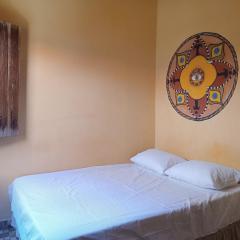 Quarto para 4 com banheiro privado a 900 metros da Vila do Capão