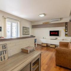 Casa Julia - Appartamento moderno in stile industriale con balcone a Roma