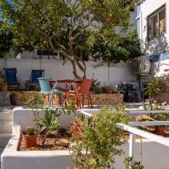 2-bedroom house w garden in heart of Ferragudo village
