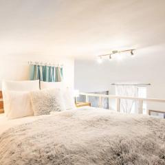 Charming Cozy Downtown Heaven for 2