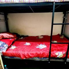 Partition Men bed Space