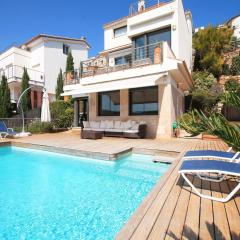 Luxury villa with amazing sea view