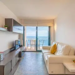 Beachfront apartment in L'Escala