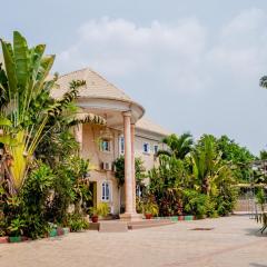 Aloha Hotel & Resort