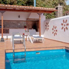 El Amanecer - villa privada con piscina agua salada, barbacoa y chimenea