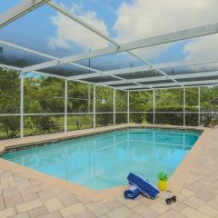 Sunset Poolhouse - Pool, Firepit, Playset, Games
