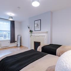 Central York Penthouse With Private Roof Terrace