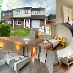 Spacious 4 Bed House with parking in Wolverhampton