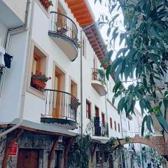 El Patio de Vespasiano- San Juan- vistas al ayuntamiento junto al puerto