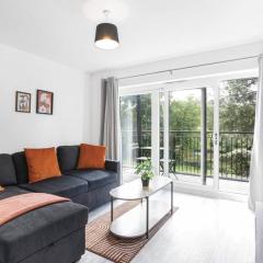 Luxury 5 bed Apt Maidstone, sleeps 6 with Free Parking