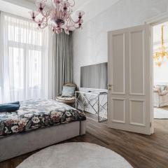 Basilica view prime apartment with free parking