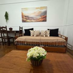 Amplo e Familiar a 50 Metros Praia DF242-201A