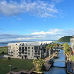 Ocean & Canal Views - The Sails Apartment