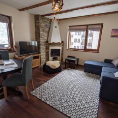 Lovely 1-bedroom Apartment with Mountain View