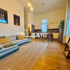 Moon Residence - Spacious Apartment
