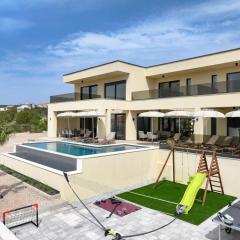 Villa Novue with pool