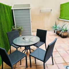 Apart con terraza en Florida E2