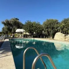 Isola Charm B&B - A Historic Villa near Punta Del Pero Beach