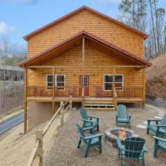 Welcome to "4 Da Bears" – Your Luxurious Smoky Mountain Escape!