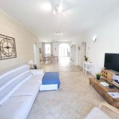 V86 - The 2 Bedroom Central Spot