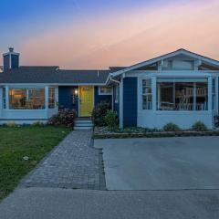 3BR Canal Front Getaway Near Fenwick Walk to Beach with Dock and Kayaks