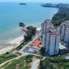 2-5pax Sunshine BeachFront, Wifi, 50"TV, FREE PARKING & POOL