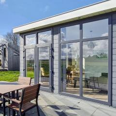 Stunning Home In Den Oever With Wifi