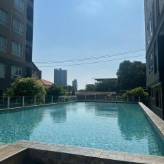 Modern Condo - BTS Bang Chak - Pool, Gym, Wi-Fi