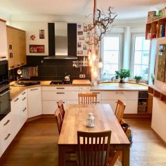 Top Wohnung in Stadtvilla mit Terrasse und Garten