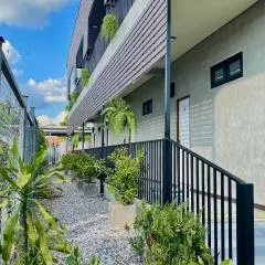 Dee Dee Apartments ChumPhae