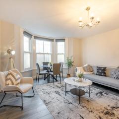 Kensington - Two Bedroom Central London Apartment with Garden