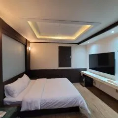 Compare Prices for Areum Hotel