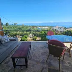 Country Side House (View, Parking, wifi, Fenced Yard, Close to the Sea)