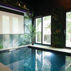 Détente à deux piscine et spa