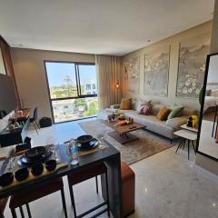 Central Luxurious & Great Location Ultra Fast Wi-Fi In The Heart Of Casablanca Oasis Disrict With A City View