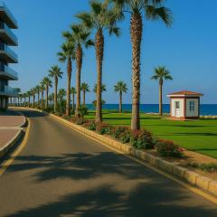 Beachfront Chalet in Porto Said with Pool Gar