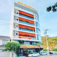 Seaview Son Trang Apartment Hotel