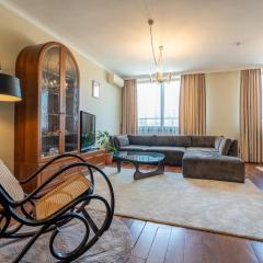 Elegant Aristocratic 2 BDRM Flat, TOP Location