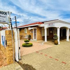 Little Rock Guesthouse