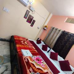 Shiv kripa guest house 200 Metres from Kashi Vishwanath Temple