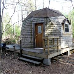 Rustic Dome with a Hot Tub and Sauna Perfect for Camping in Wilmington, NY