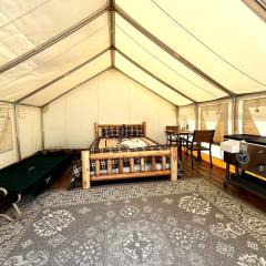 Cute and Comfortable Safari Tent in Seward, Alaska - Amazing Glamping Accommodation with Breathtaking Mountain Views