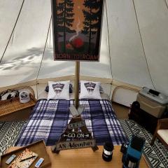 Great Glamping Getaway in North Carolina in this Stunning Elevated Bell Tent in Denton