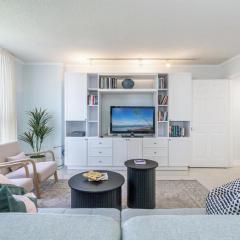 Bayview Bliss 2BR 2BA Condo in Coconut Grove Parking included