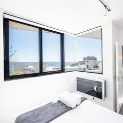 Flamingo 802 - Top Floor Ocean Facing Sea Point Apartment with Daily Housekeeping