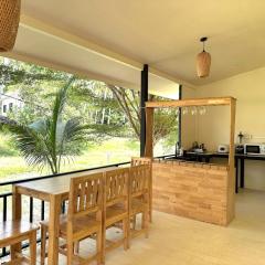 Tropical Hideway with Private Terrace